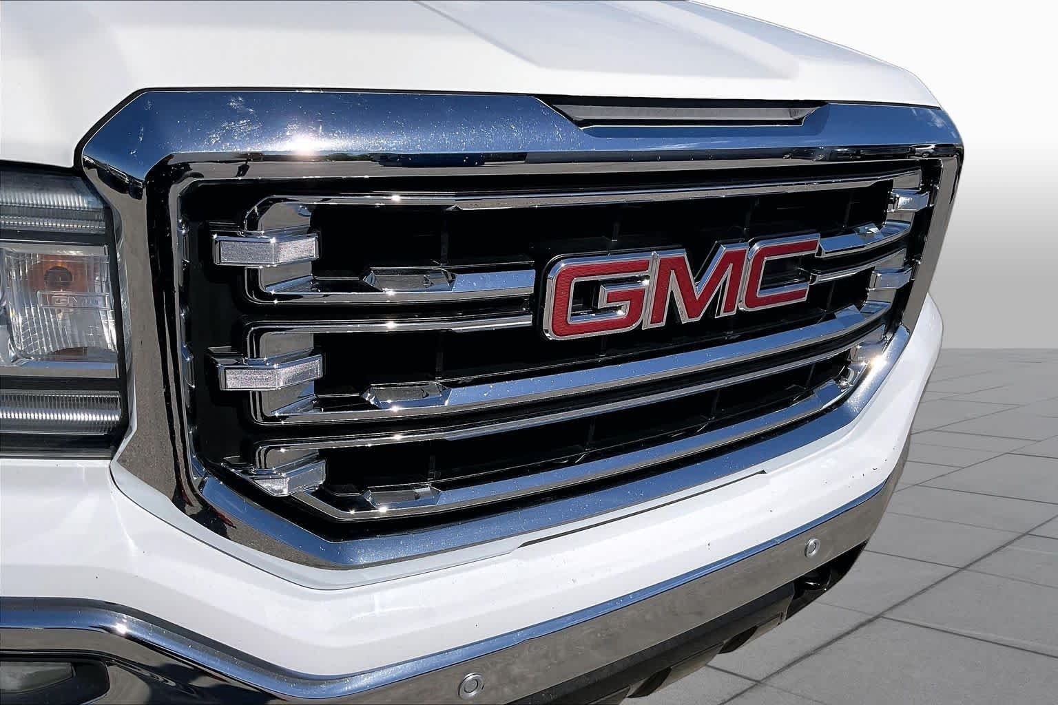Used 2018 Summit White GMC SLT image 28