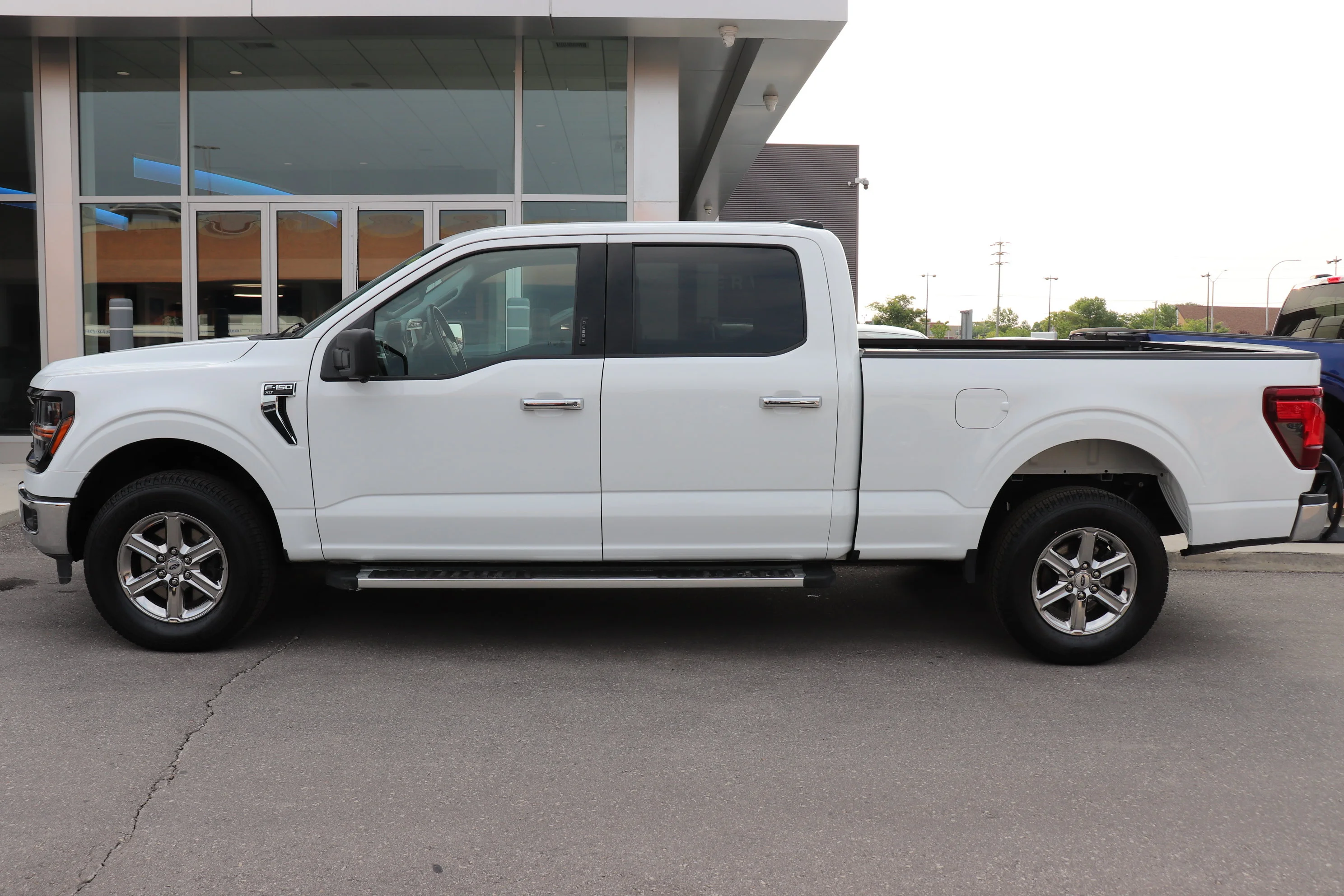 Certified Used 2024 OXFORD WHITE Ford XLT image 3