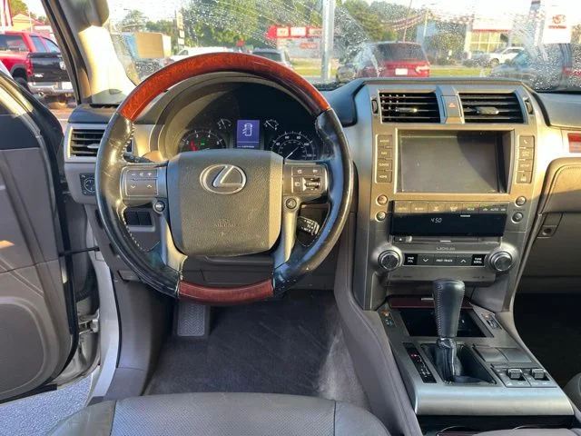 Used 2015 Beige Lexus 460 image 15