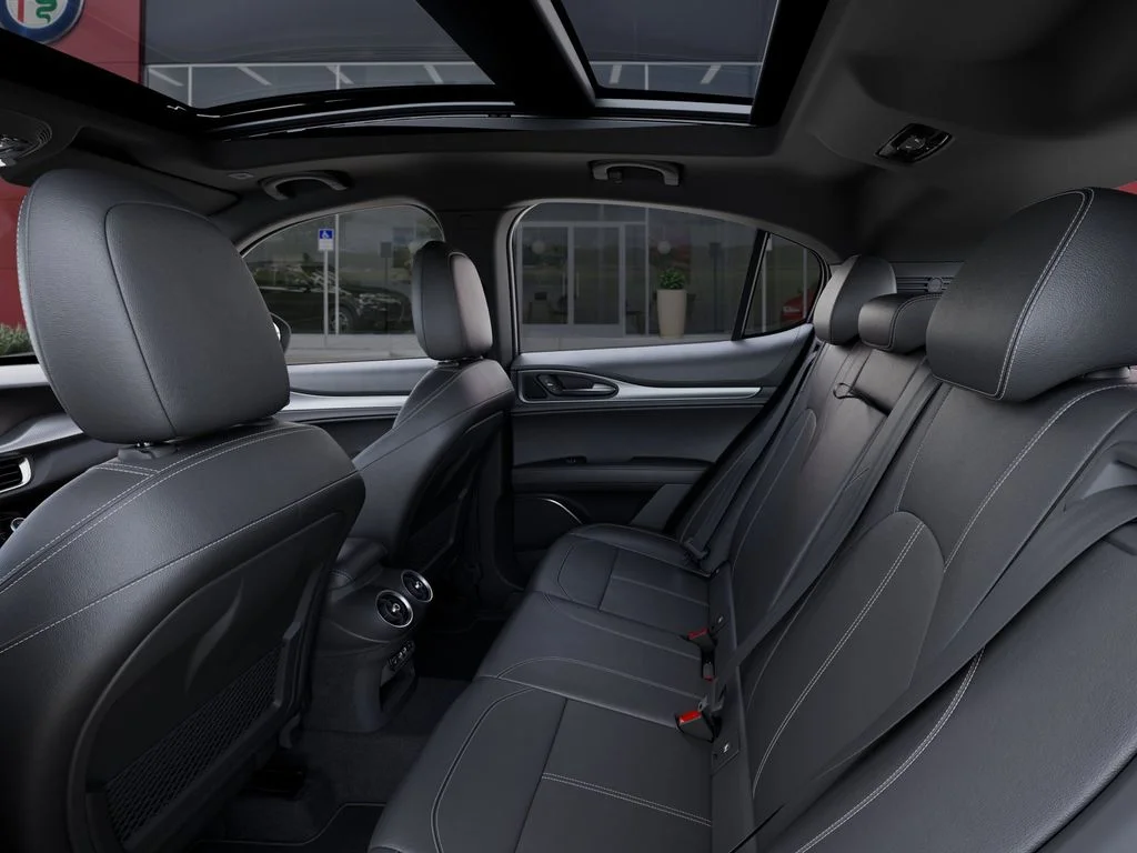 New 2025 Vulcano Black Metallic Exterior Paint Alfa Romeo Base image 24