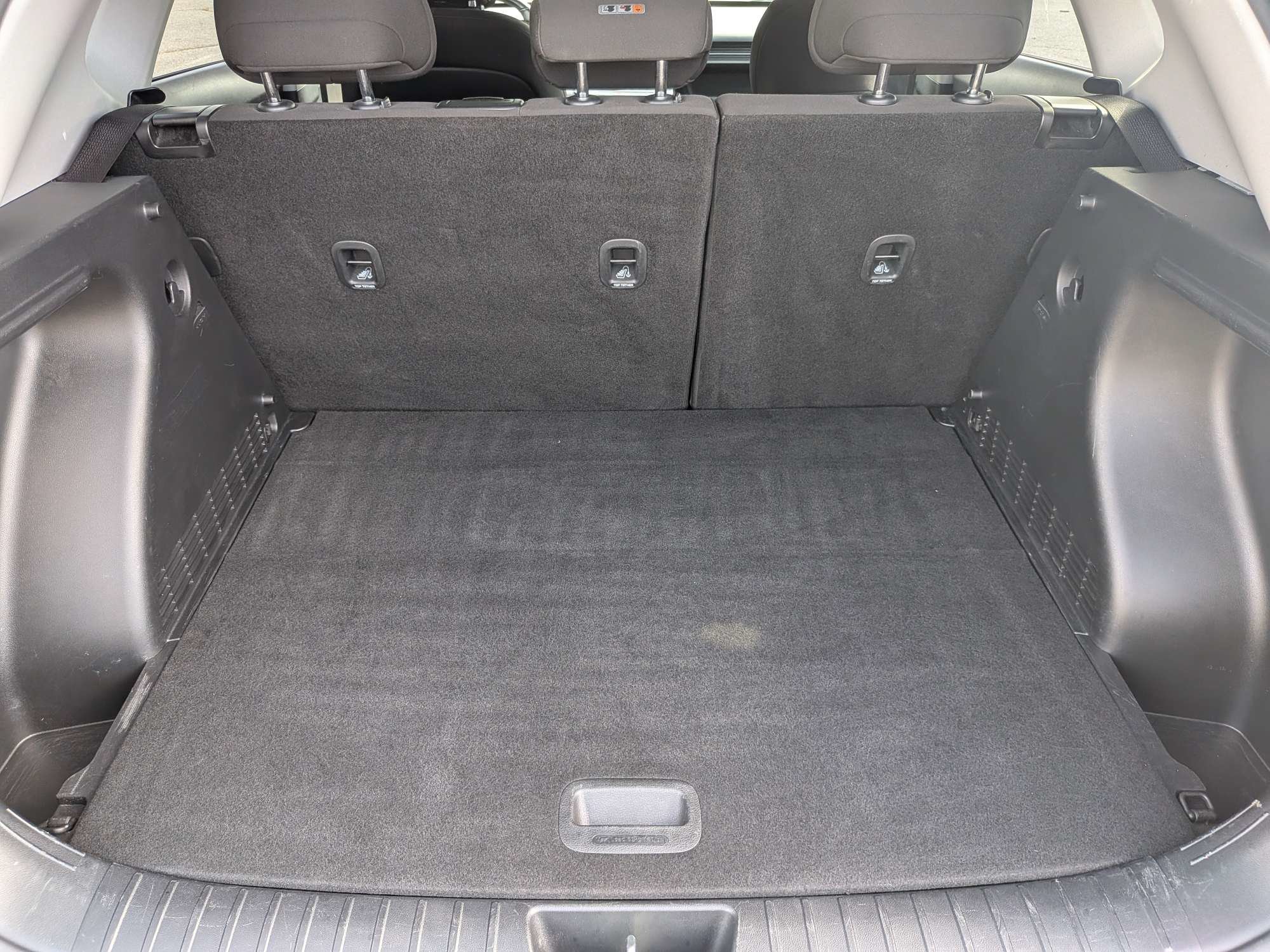 Used 2025 Black Hyundai SEL image 5