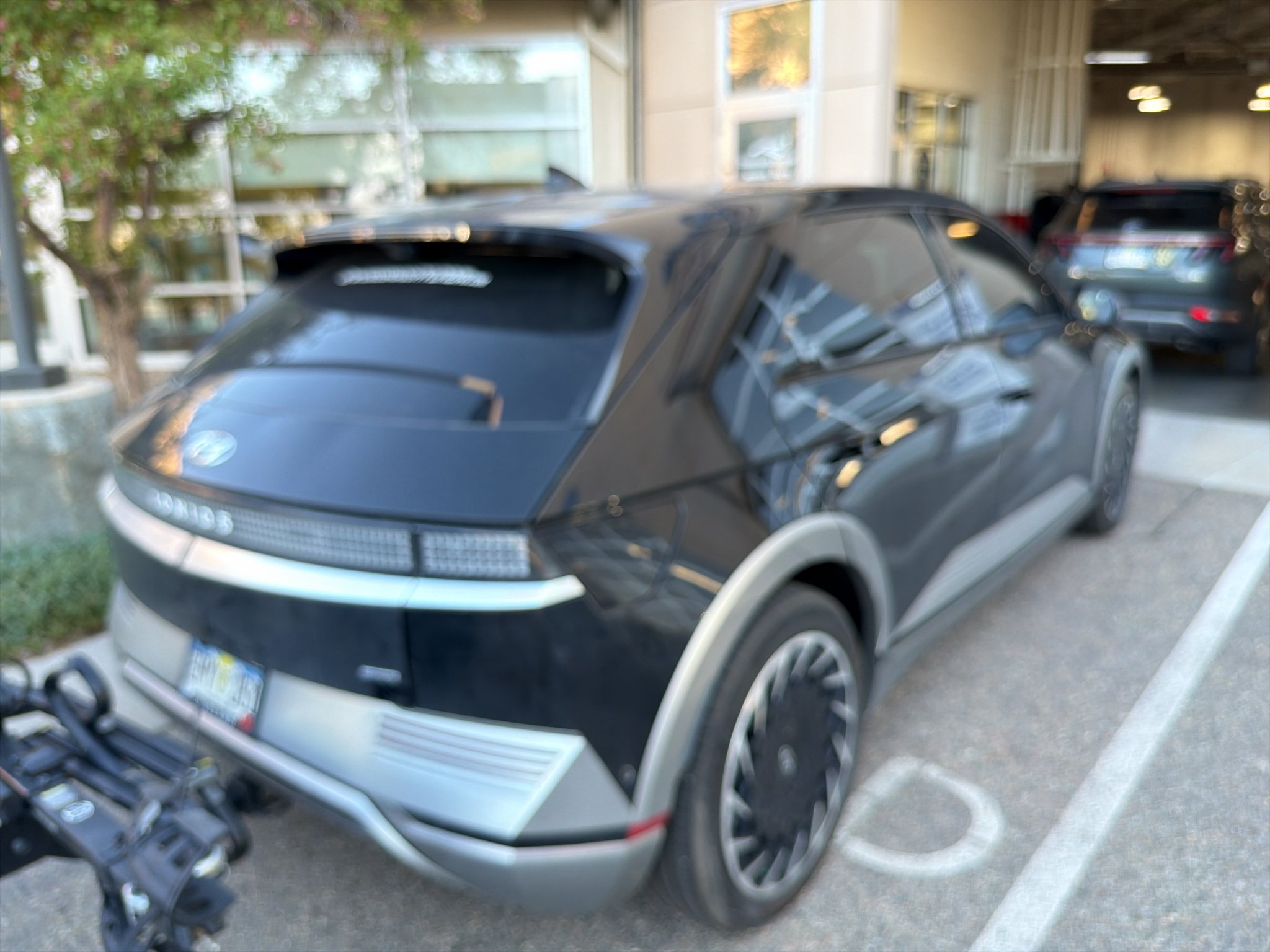 Used 2024 Abyss Black Hyundai Limited image 3