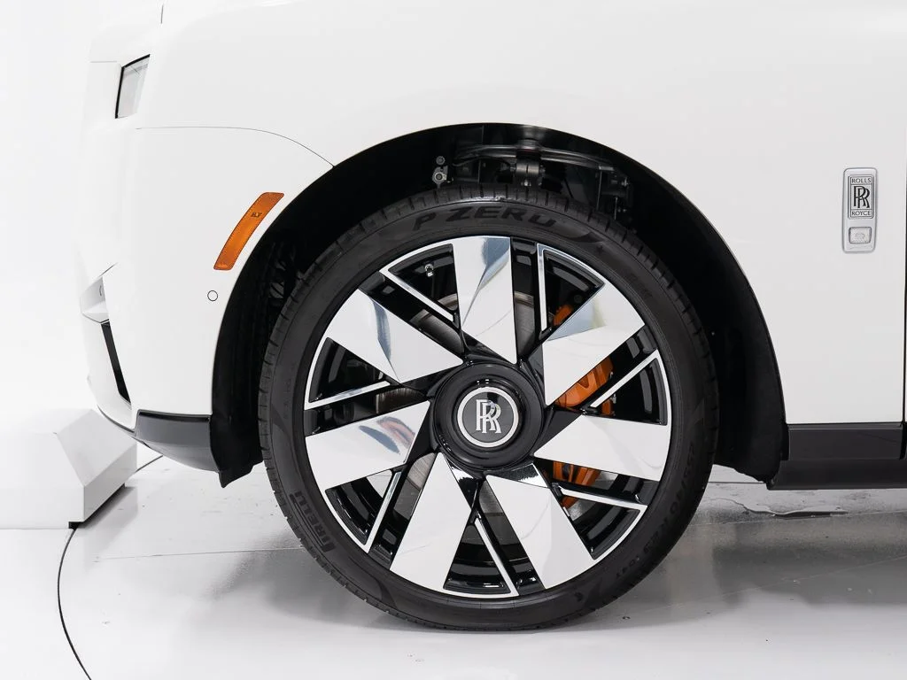 New 2026 English White Rolls-Royce  image 47