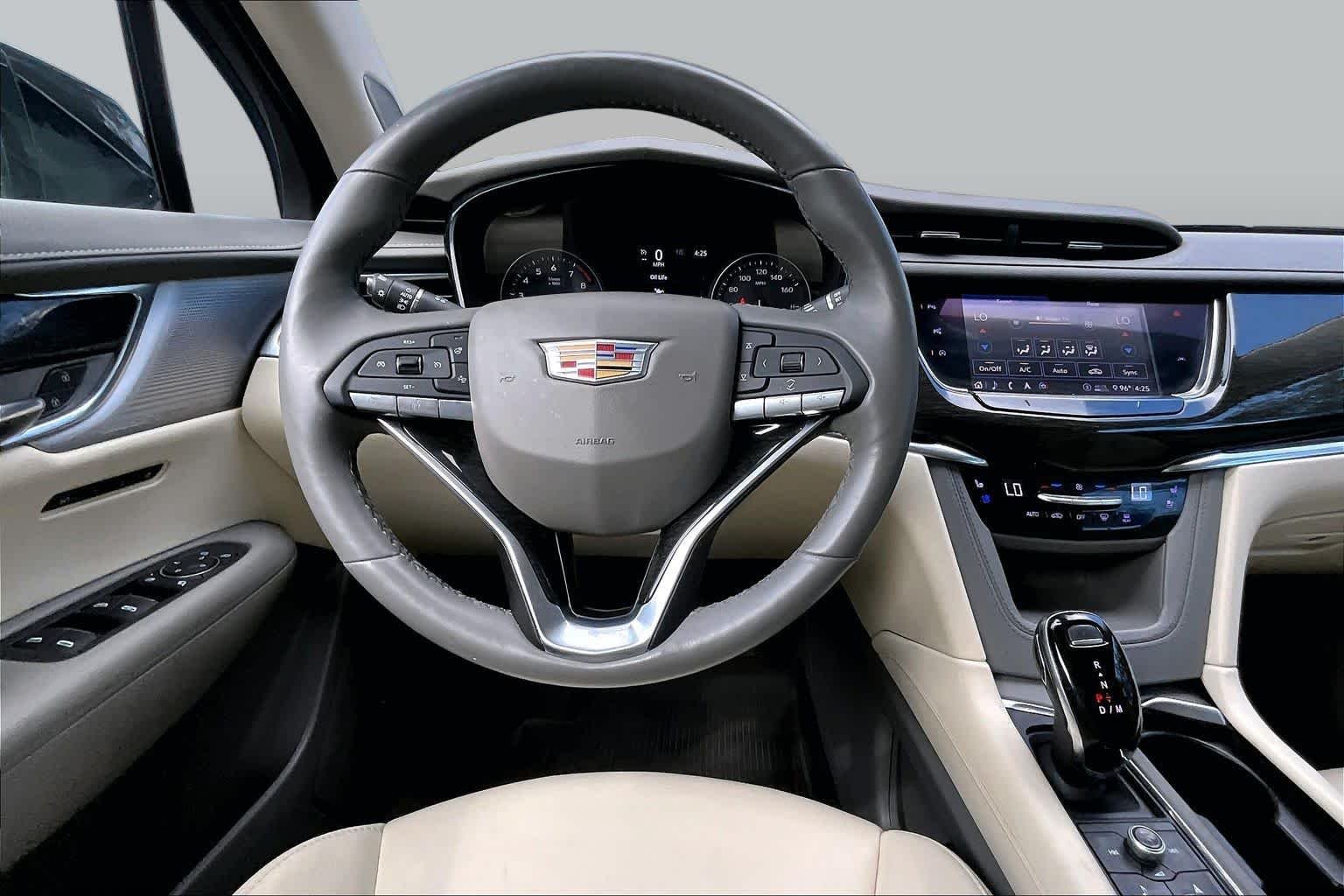 Pre-Owned 2020 Cadillac XT6 FWD Premium Luxury