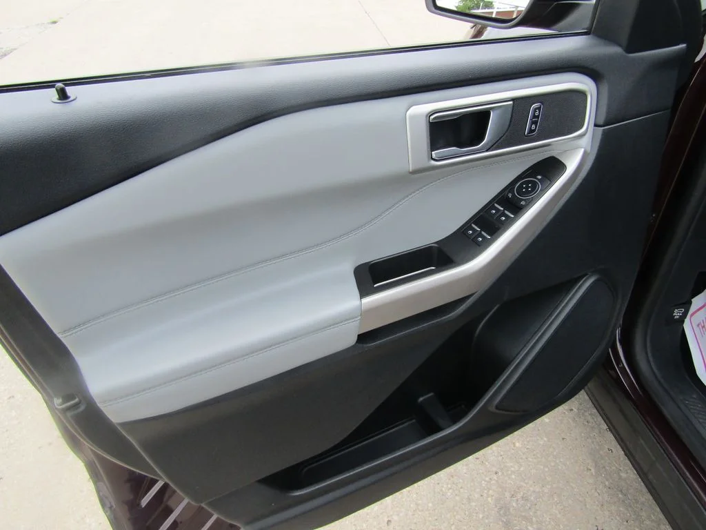 Used 2023 Red Metallic Ford XLT image 22