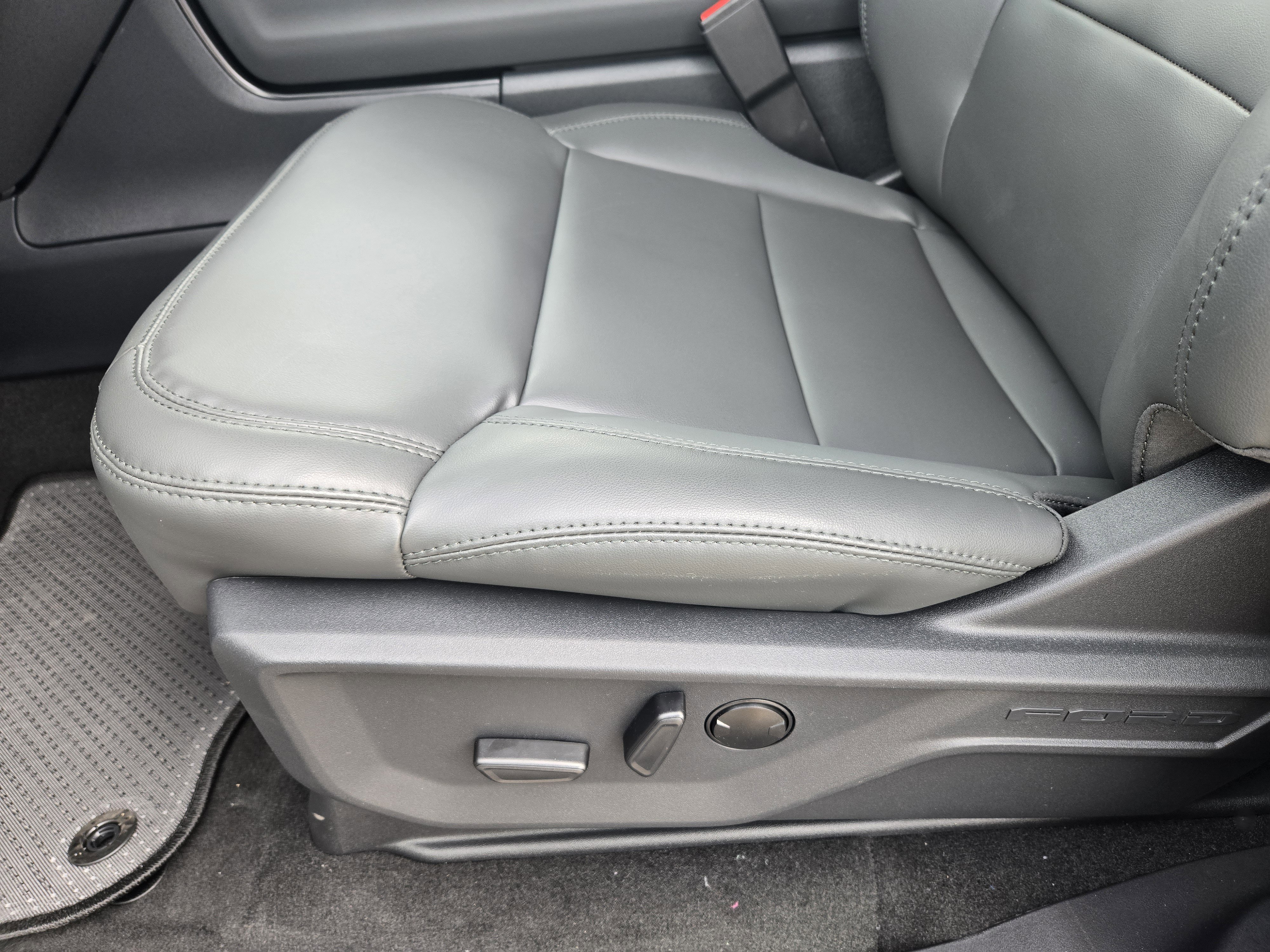 New 2026 Agate Black Metallic Ford Active image 15