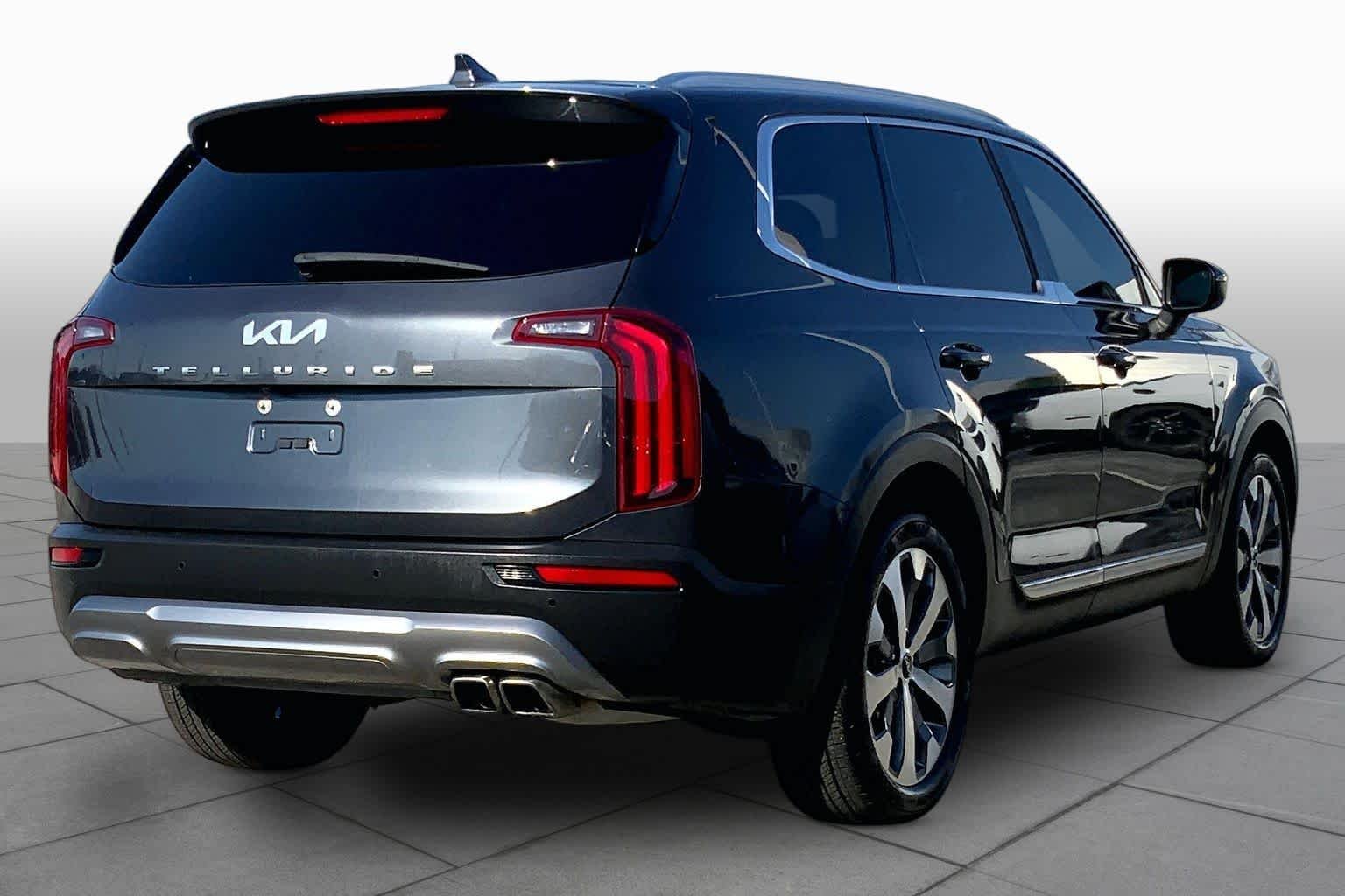 Used 2022 Gravity Grey Kia EX image 12