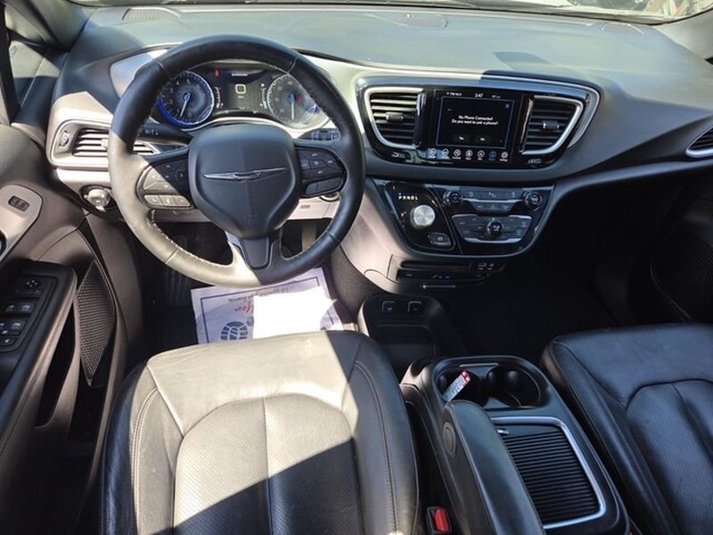 Used 2020 Ceramic Gray Clearcoat Chrysler Touring L Plus image 11
