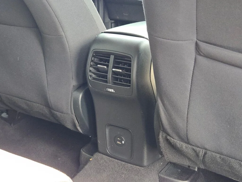 Used 2022 White Ford SE image 10