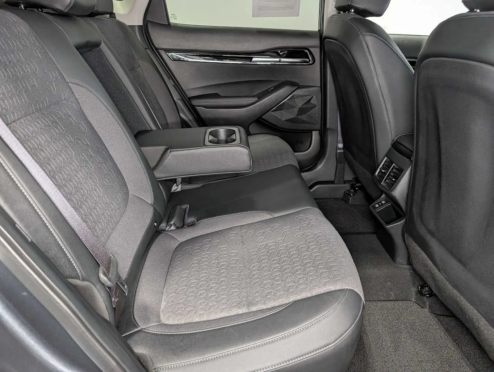 Used 2024 Gravity Gray Kia S image 40