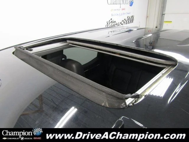 Used 2022 Onyx Black GMC SLT image 6