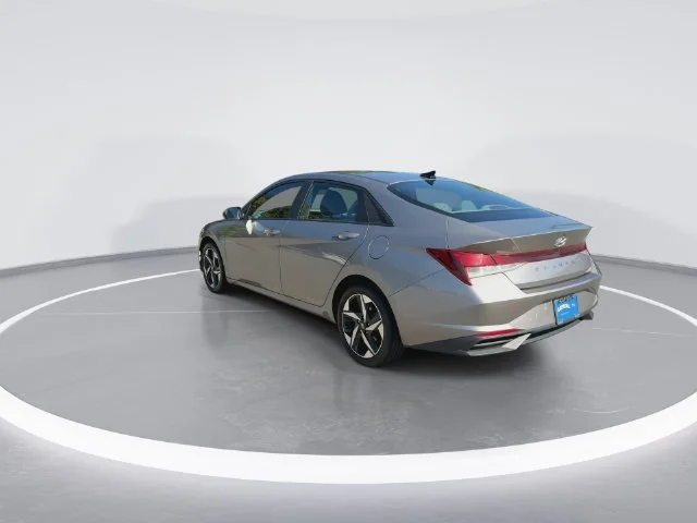 Used 2023 Silver Hyundai SEL image 6