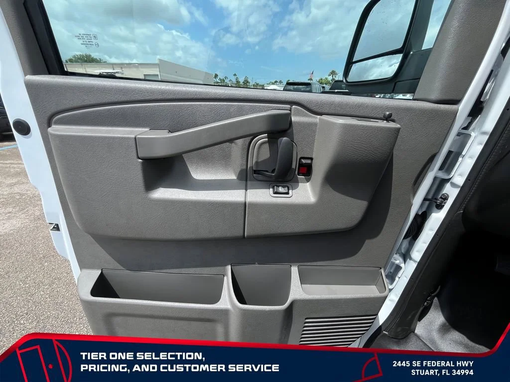 New 2026 Summit White GMC Work Van image 17