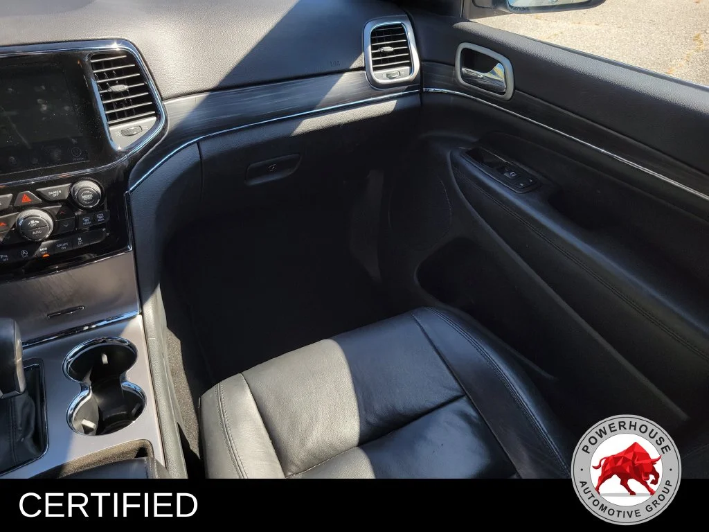 Used 2019 Silver Jeep Limited image 22