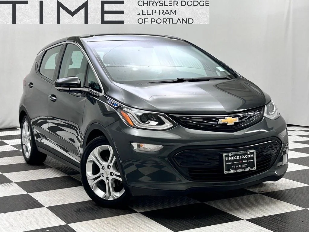 Used 2020 Gray Chevrolet LT image 1
