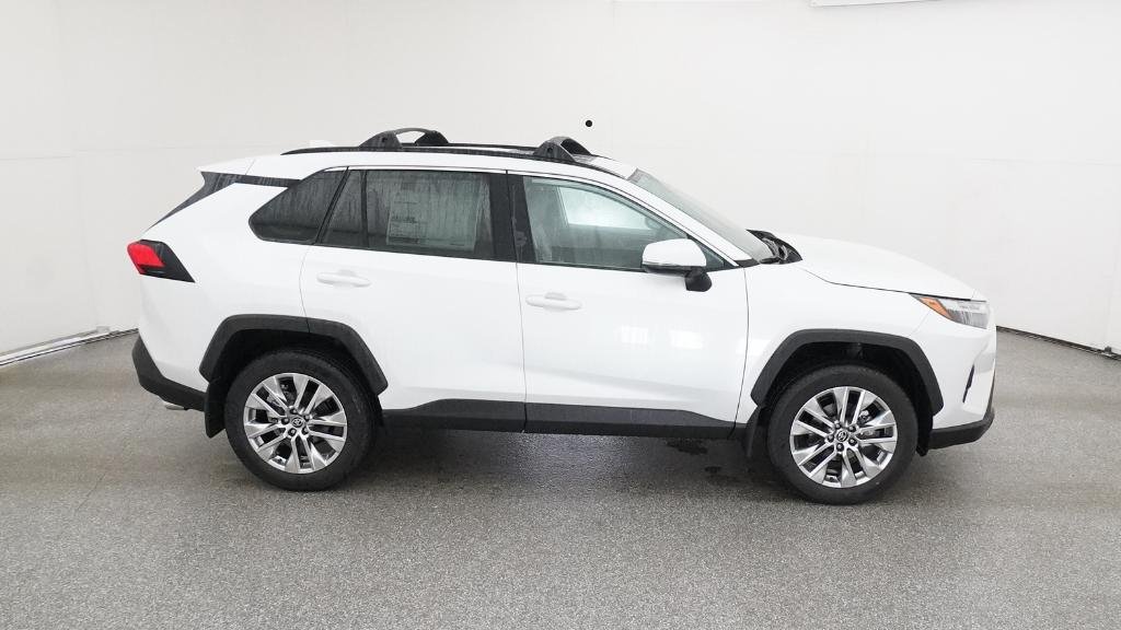 Certified Used 2025 Pearl Toyota XLE Premium image 43