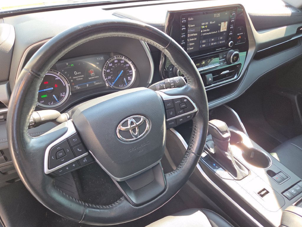 Used 2022 Midnight Black Metallic Toyota Hybrid XLE image 35