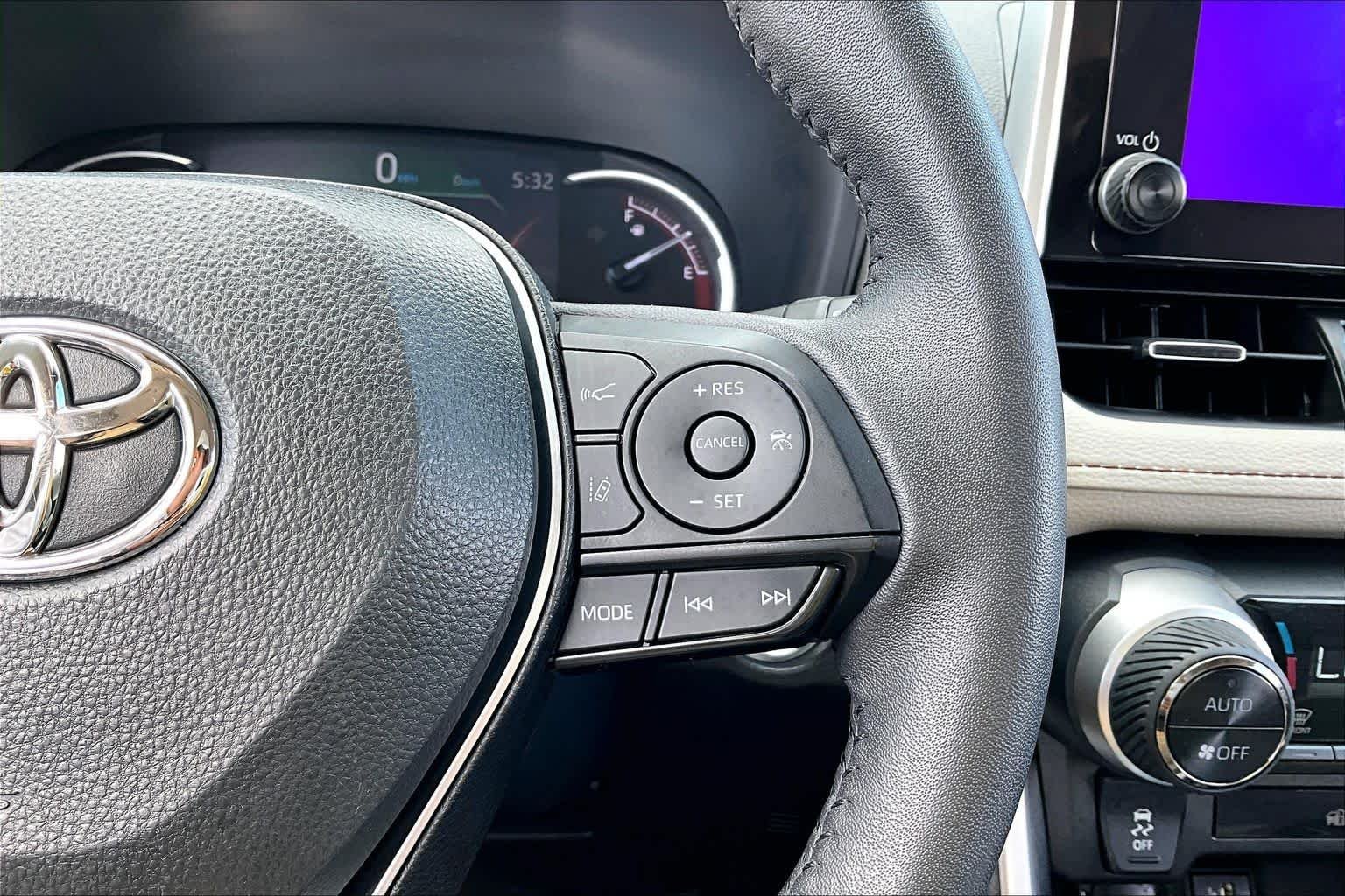 Used 2024 Silver Sky Metallic Toyota XLE Premium image 25