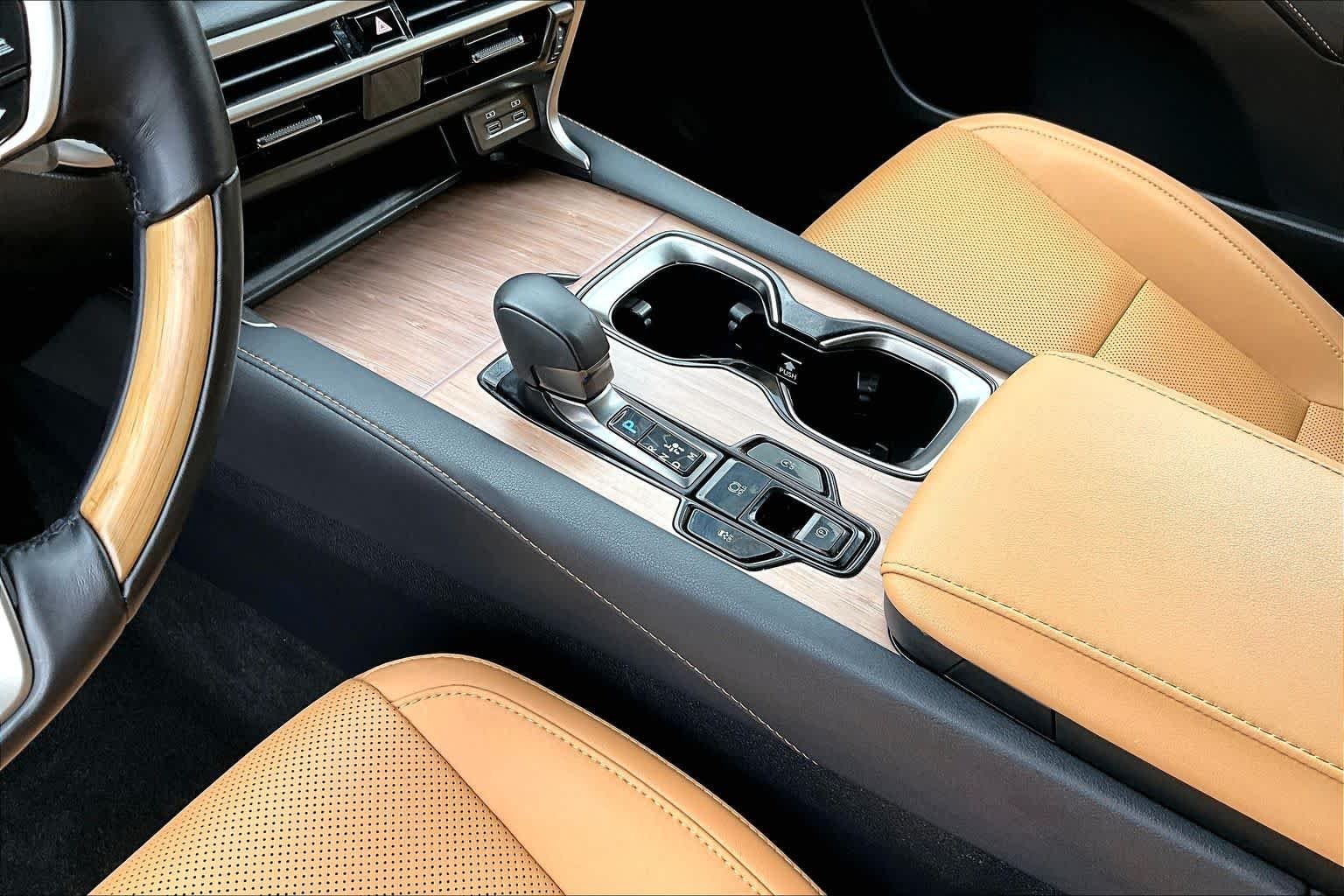 Used 2025 Nightfall Mica Lexus Premium image 17