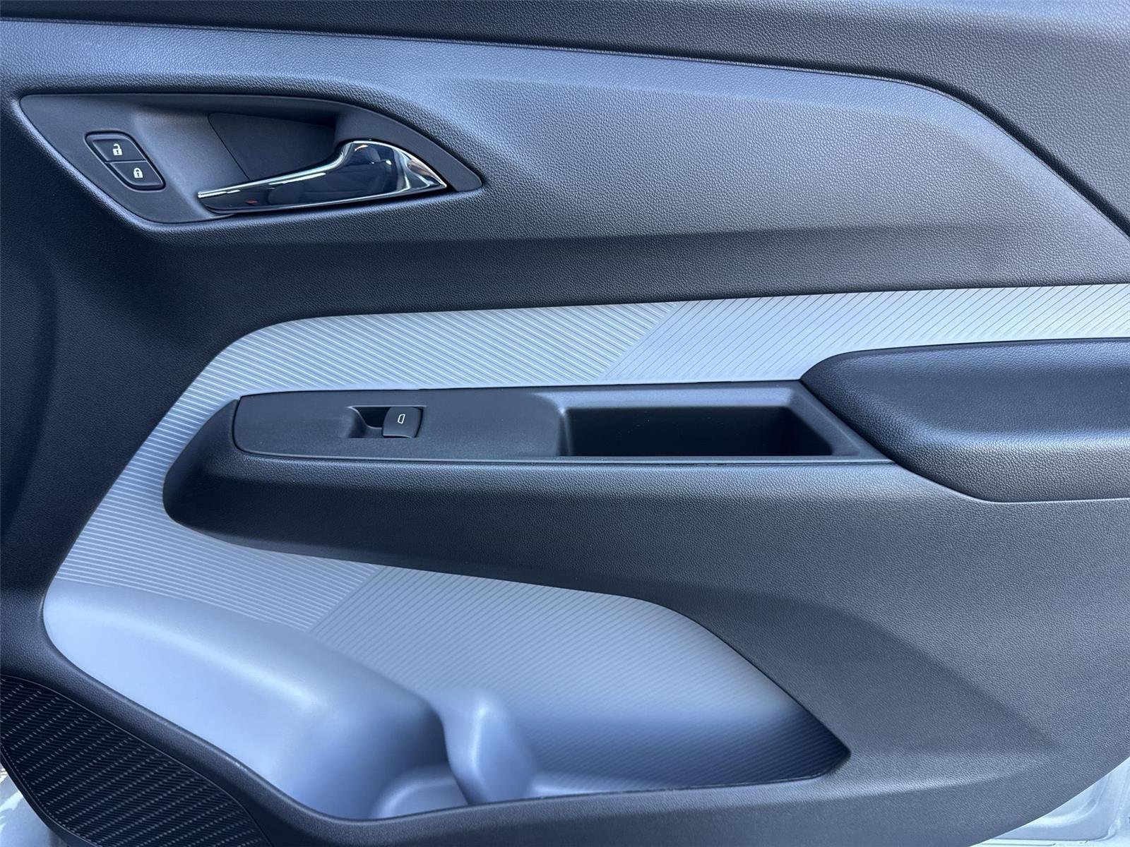 2027 Chevrolet Bolt LT - Photo 31
