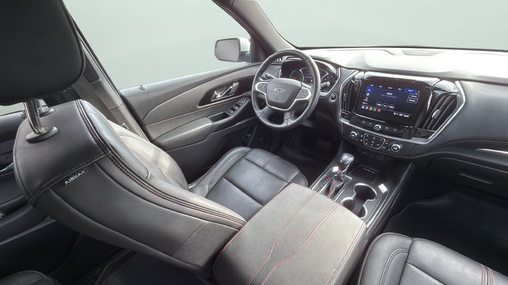 Used 2022 SILVER ICE METALLIC Chevrolet RS image 21