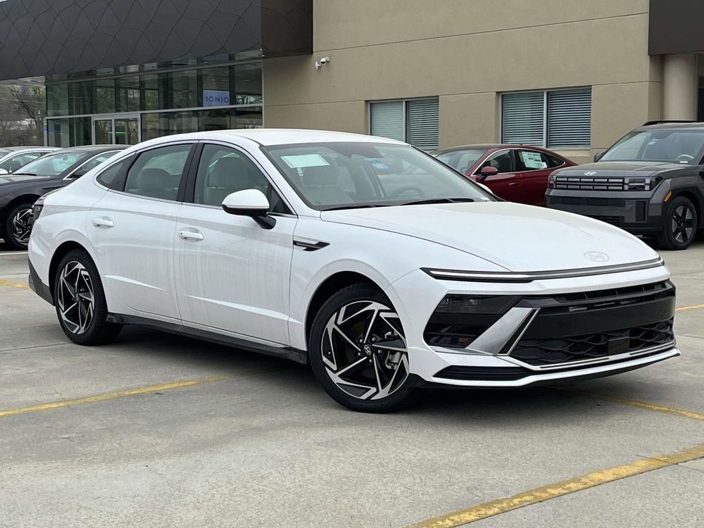 2026 Hyundai Sonata SEL AWD's photo