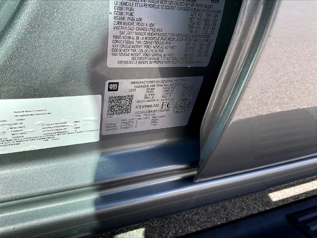 Used 2023 Sterling Metallic GMC Elevation image 33