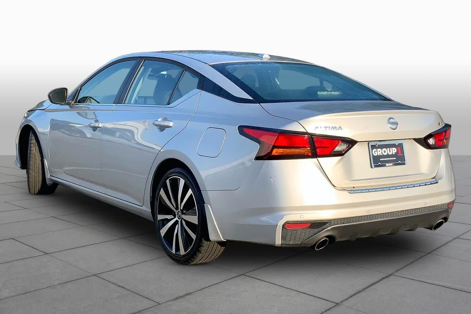 Used 2022 Brilliant Silver Metallic Nissan 2.5 SR image 12