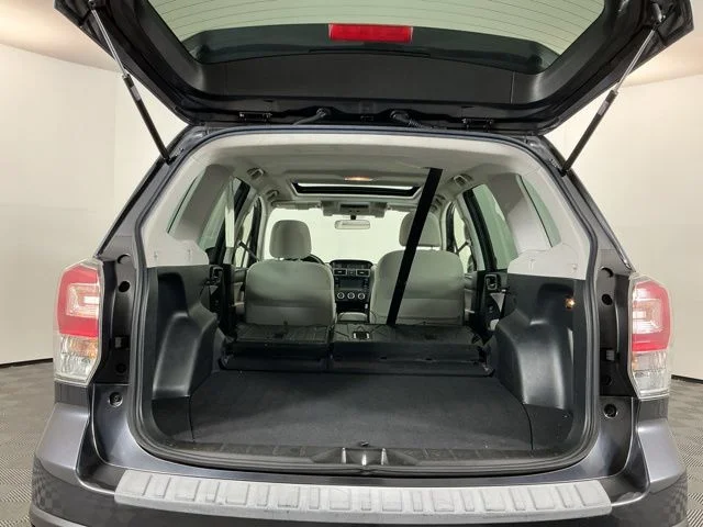 Used 2018 Gray Subaru 2.5i Premium image 27