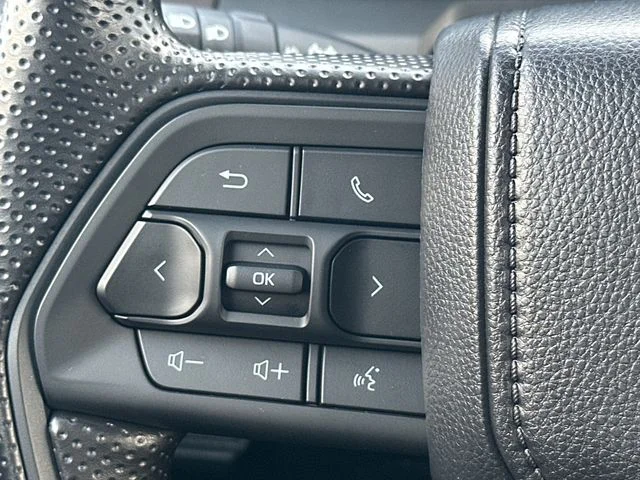 Used 2025 Silver Toyota SR5 image 19