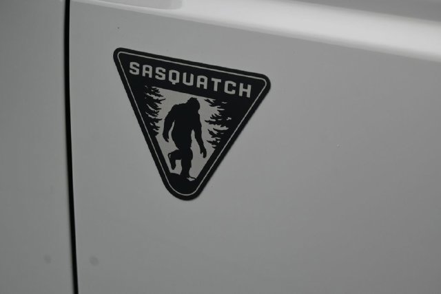 New 2026 Avalanche Gray Ford Base image 77