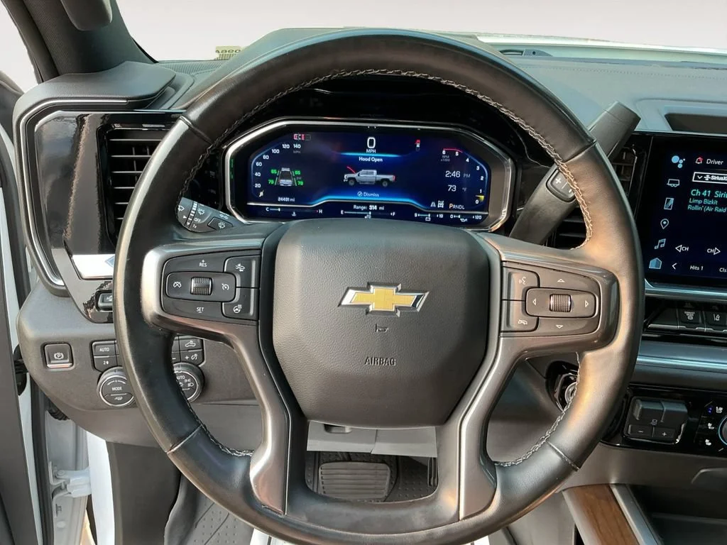 Used 2024 Summit White Chevrolet High Country image 13