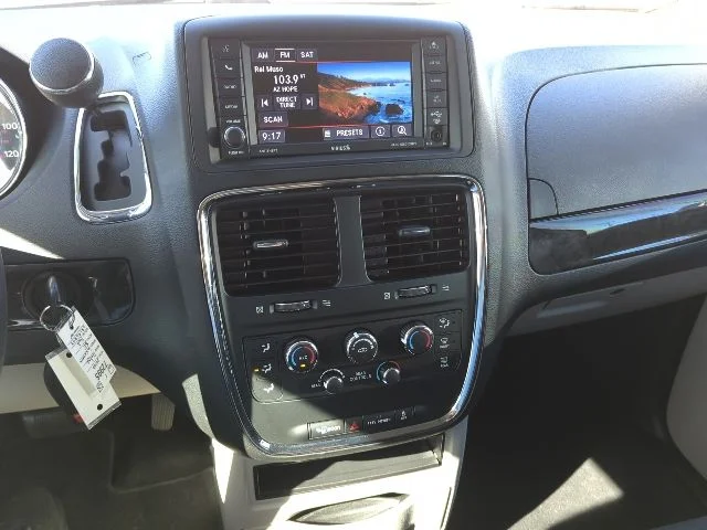 Used 2020 Red Dodge SE image 7