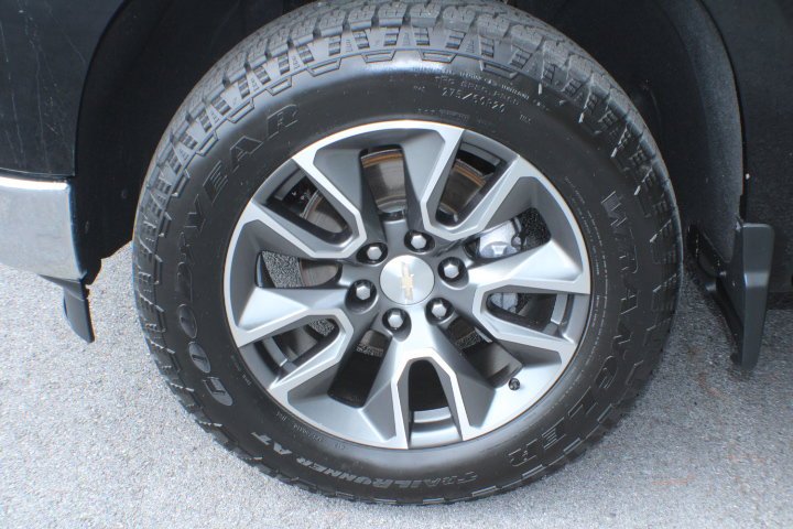 Used 2022 Black Chevrolet LT image 5