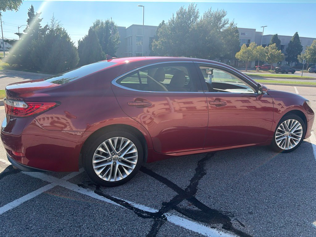 Used 2013 Red Lexus 350 image 20