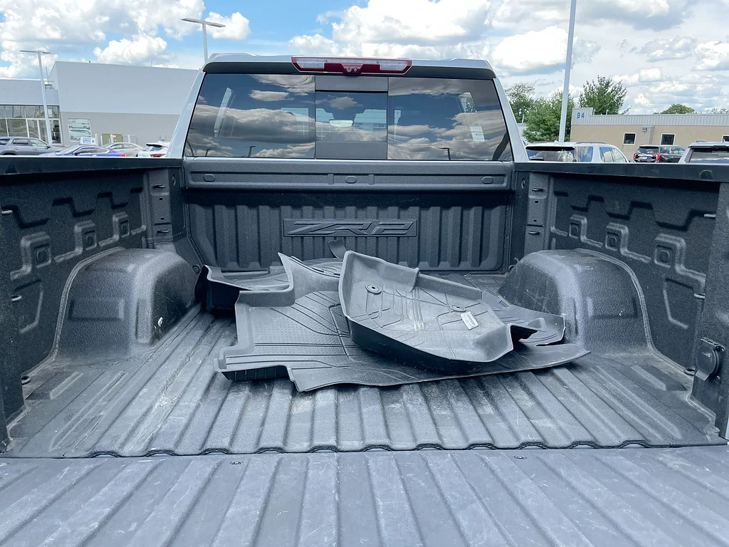 Used 2023 GRAY Chevrolet ZR2 image 27