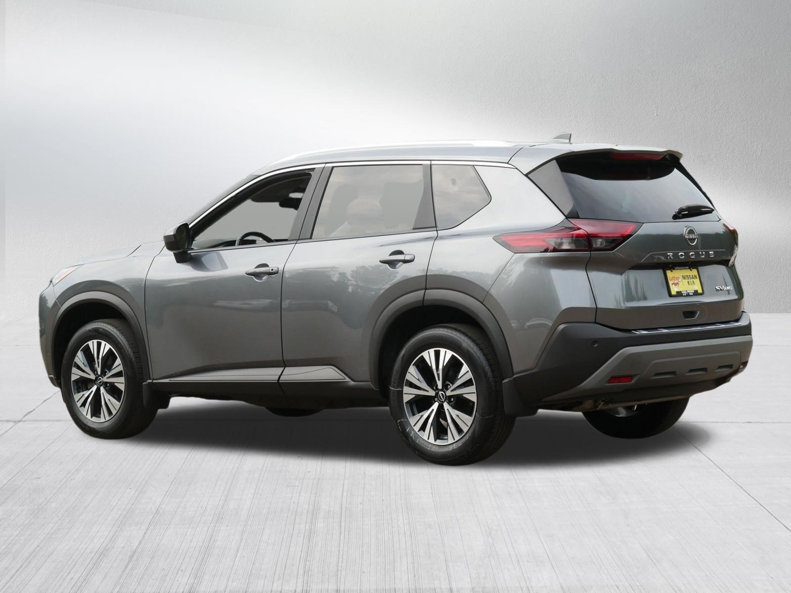 Used 2023 Gun Metallic Nissan SV image 5
