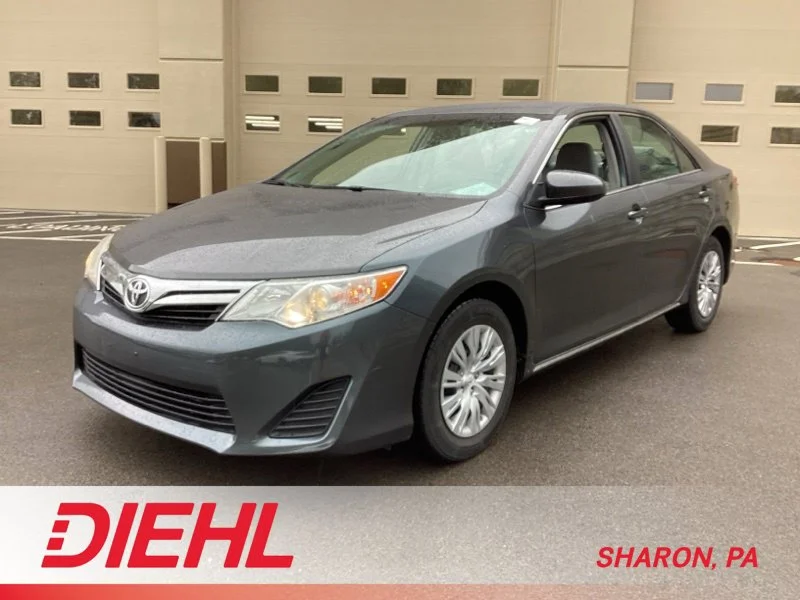 Used 2014 Magnetic Gray Metallic Toyota LE image 3