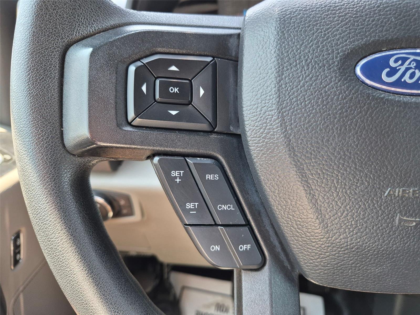 Used 2022 Oxford White Ford XL image 17