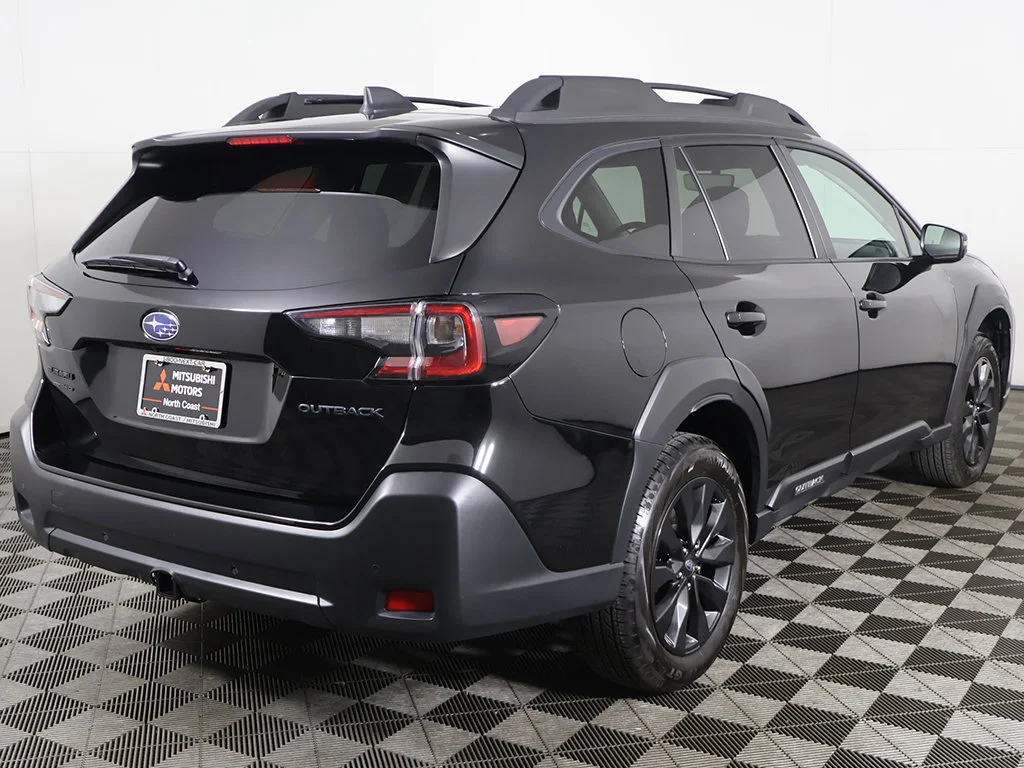 Used 2025 Black Subaru Onyx Edition image 12