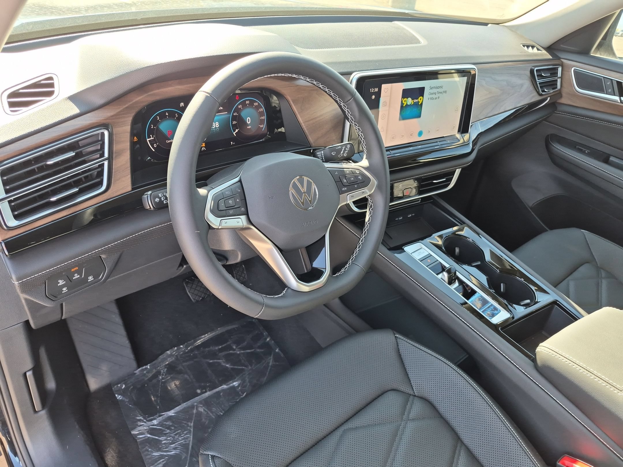 New 2026 Deep Black Pearl Volkswagen 2.0T SE w/Technology image 10
