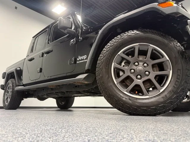 Used 2020 Black Jeep Overland image 2
