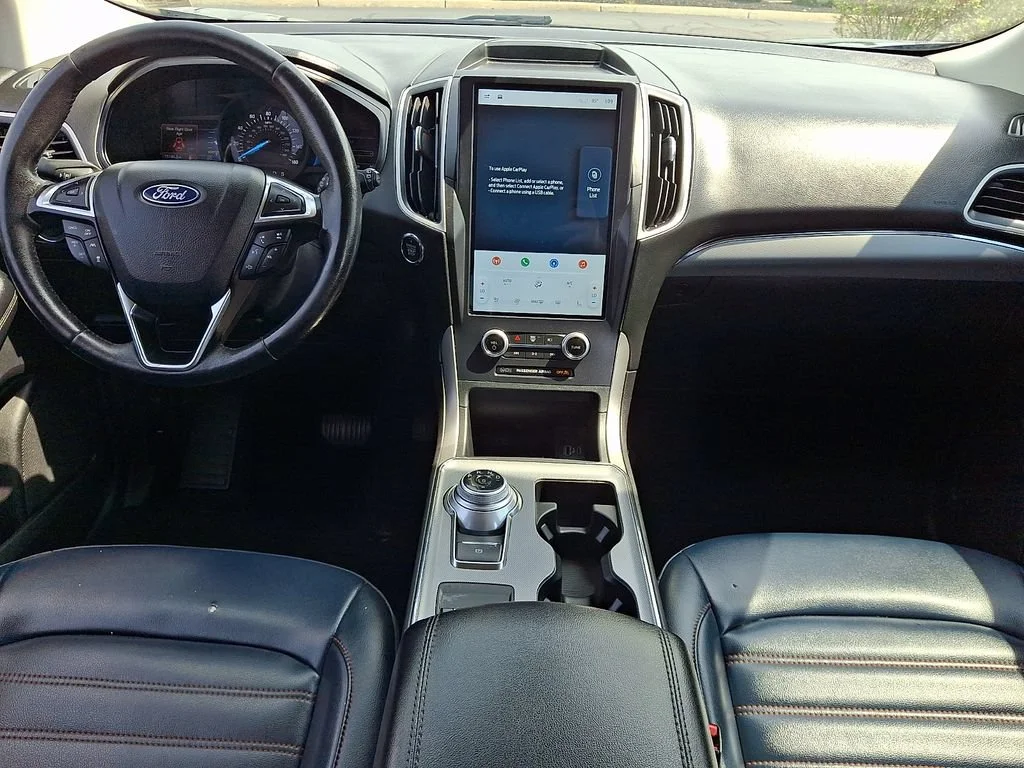 Used 2022 Black Ford SEL image 16