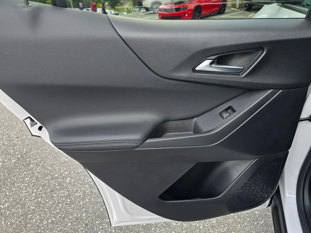 New 2026 White Chevrolet LT image 37