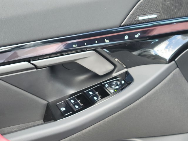 New 2027 White BMW 530i xDrive image 18