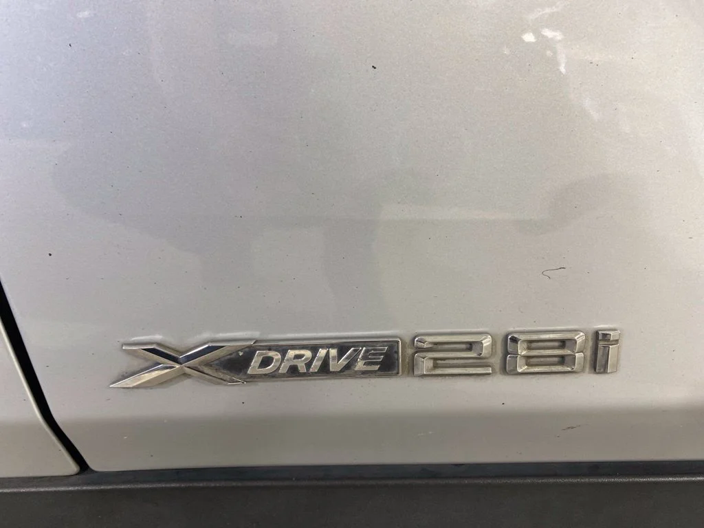 Used 2015 Glacier Silver Metallic BMW xDrive28i image 15