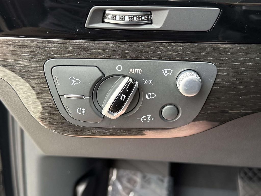Used 2018  Audi 3.0T Prestige image 31