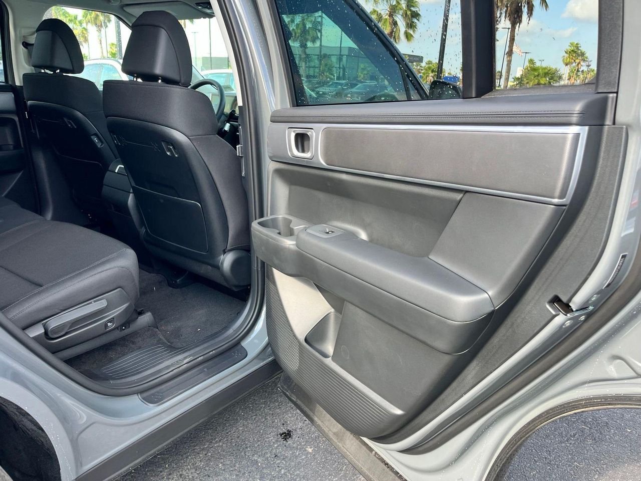 New 2027 Gray Hyundai SE FWD image 18