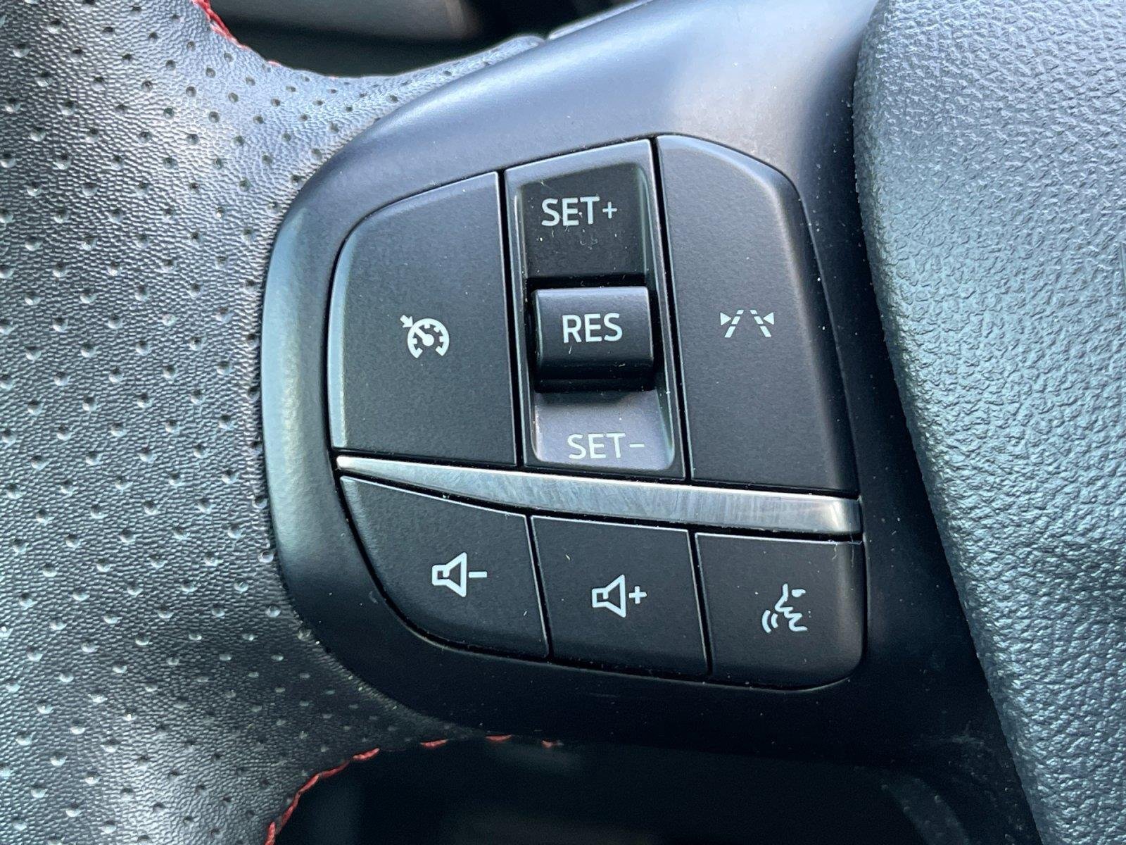 Used 2025 Carbonized Gray Ford ST-Line Select image 19