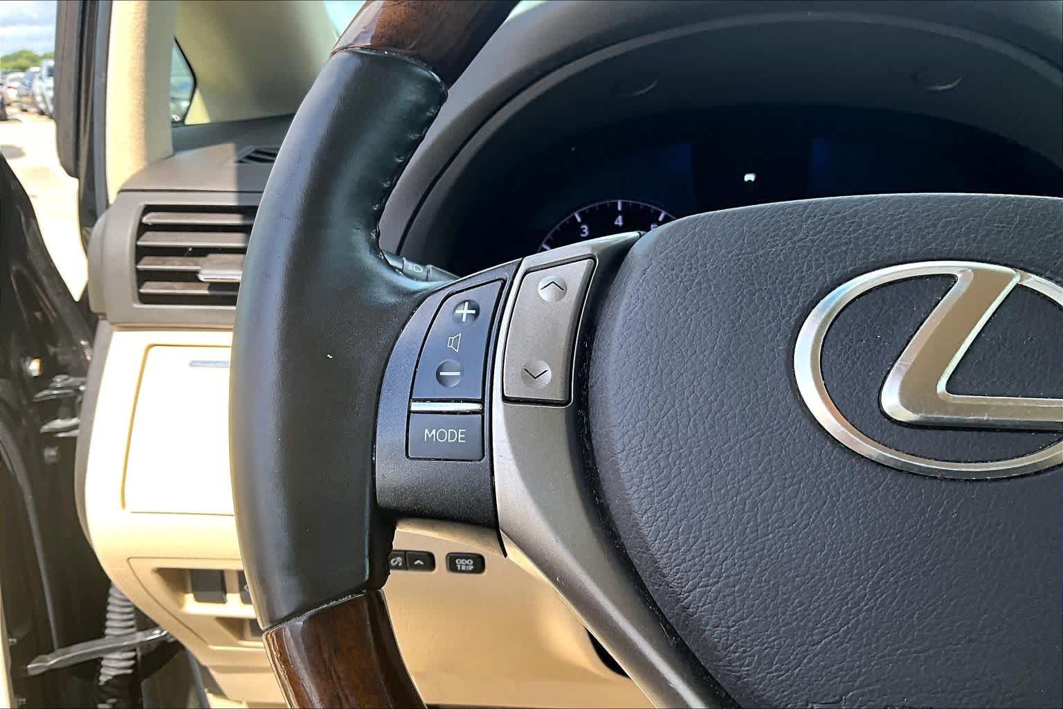Used 2015 Stargazer Black Lexus  image 21